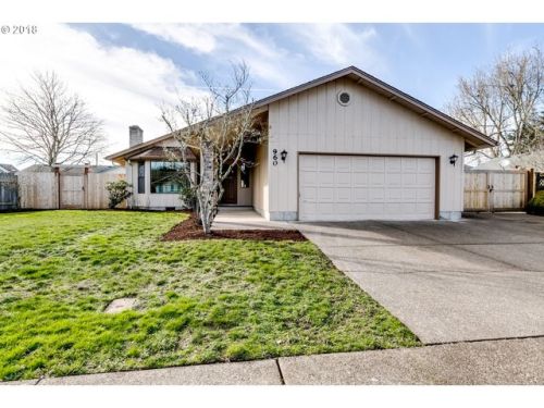 960 45th St, Springfield, OR 97478-7536