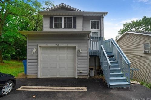 214 Meriline Ave, Waterbury, CT 06705-2927