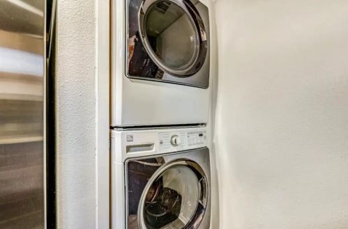 1 Crystal Springs Ct, Austin TX  78738-1109 exterior