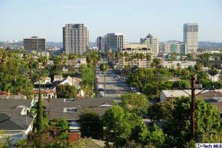 1616 Hazbeth Ln, Glendale, CA 91202-1318