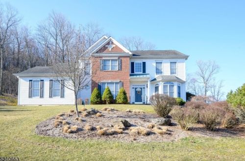 25 Split Rock Rd, Paterson, NJ 07508-2857