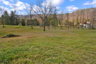 12 Jamestown Rd, Daleville, VA 24083-3679