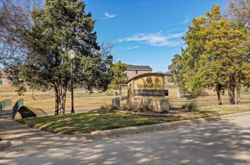 225 Waterford Oaks Dr, Cedar Hill TX 75104-2324 exterior