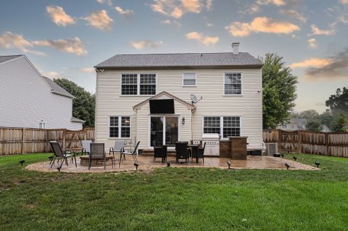 1497 Golf View Dr, Hanover Park, IL 60103-1575