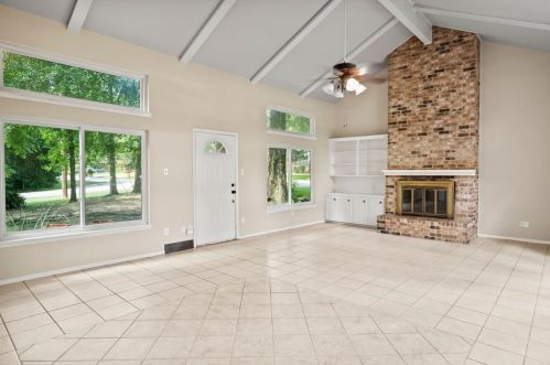 203 Deep Dl Ln, Conroe TX  77304-1249 exterior