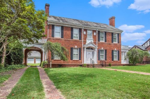 12 3rd St, Manchester, GA 31816-2167