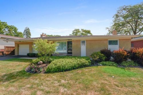 127 Cedar St, Palatine, IL 60067-6060