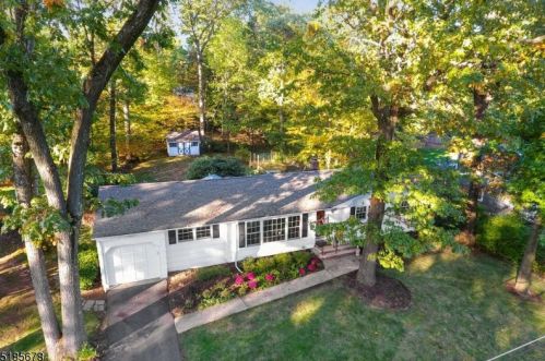 26 Misty Mountain Rd, Dover NJ  07869-4729 exterior