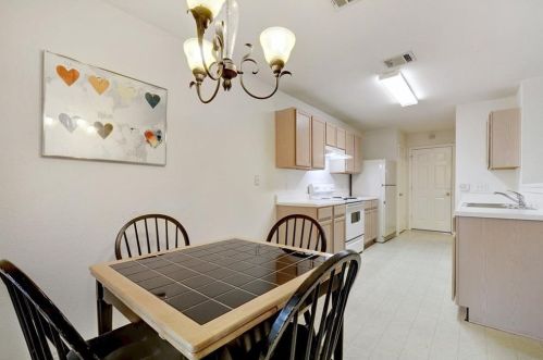 2208 Coats Cir, Austin TX  78748-3403 exterior