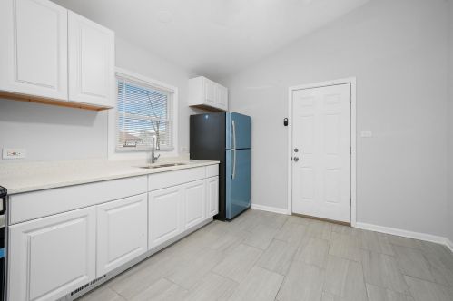 3334 Heather Dr, Dixmoor, IL