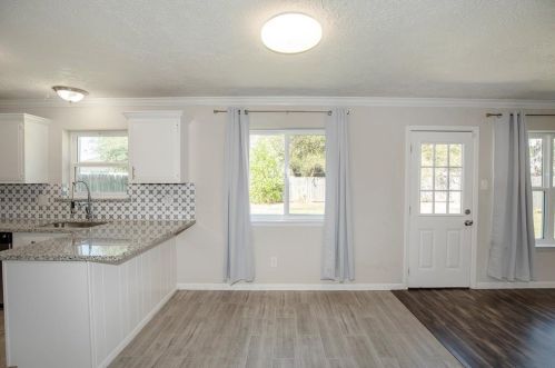 2212 Mockingbird Ln, Morgans Point TX 77571-2542 exterior