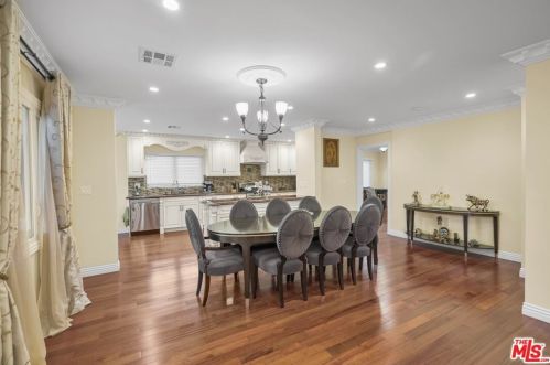 2417 Glenoaks Blvd, Glendale CA  91206-3027 exterior