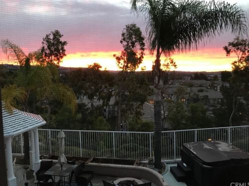 28 Beaulieu Ln, El Toro, CA 92610-2350
