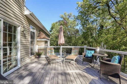 101 Shatto Dr, Carlisle PA  17013-2120 exterior