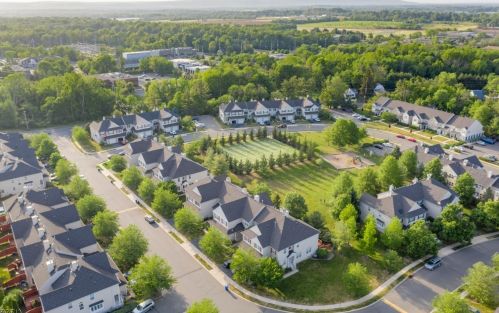 12 Scarlet Oak Dr, Princeton NJ  08540-4610 exterior