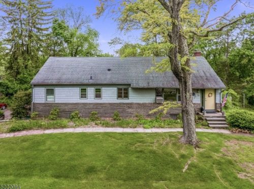 26 Rayburn Rd, Millington, NJ 07946-1504