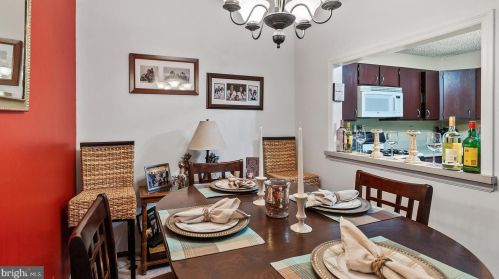 16 Willow Ct, Trenton NJ 08619-4626 exterior