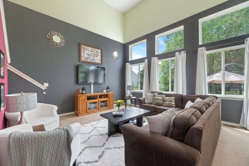 2944 Aberdeen Dr, Boulder Hill, IL 60538-4120