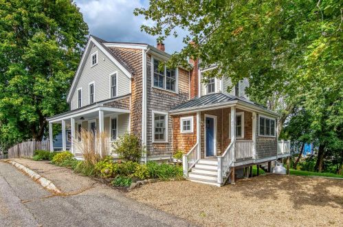 89 Sparhawk St, Portsmouth, NH 03801-3627