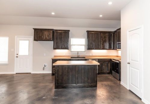 7316 Treaty Oaks Blvd, Granbury TX  76048 exterior