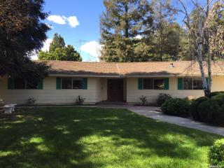 2485 Jensen Pl, Turlock, CA 95382-1611