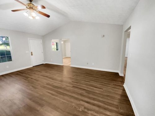 6762 Hiddenlake Dr, Rex GA 30273-2109 exterior