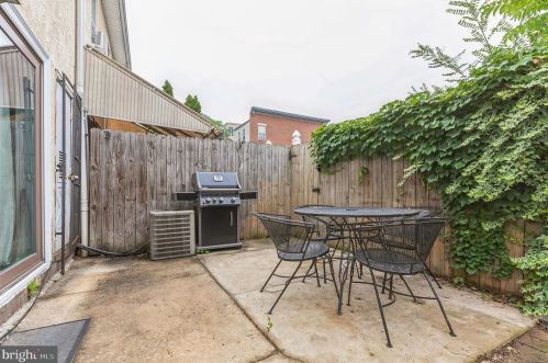 1240 Catharine St, Philadelphia PA  19147-2627 exterior