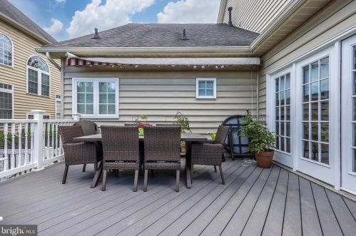 8 Farmstead Pl, Middletown MD  21769-7742 exterior