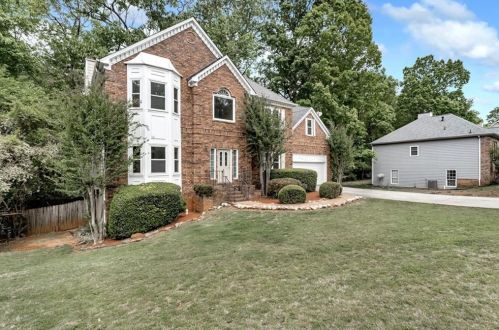 2460 Peregrine Trl, Suwanee, GA 30024-3109