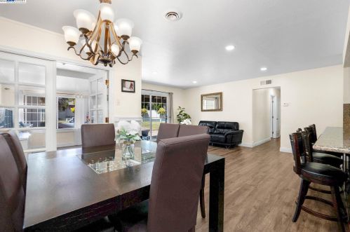 151 Hewitt Pl, Hayward, CA 94544-3204