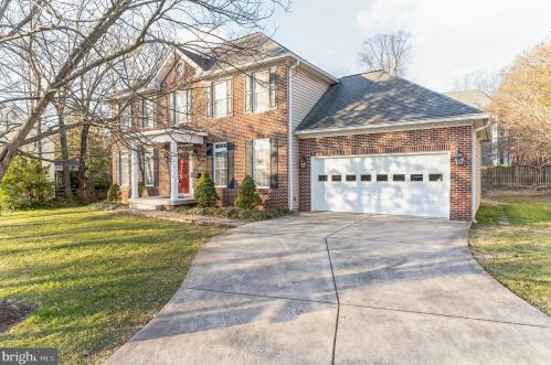 201 Marshall St, Falls Church, VA 22046-4015