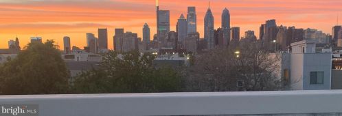 1824 Manton St, Philadelphia, PA 19146-2923