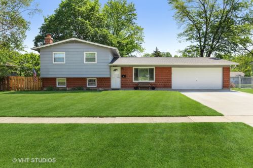 6863 Valley View Rd, Hanover Park, IL 60133-3736