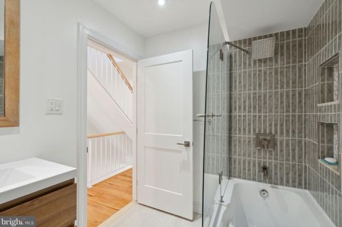 2023 Fitzwater St, Philadelphia PA  19146-1332 exterior
