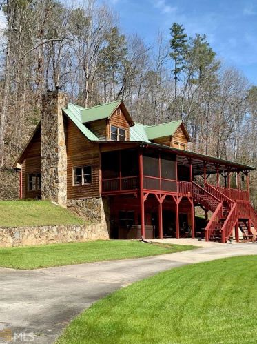 1000 Sleepy River Dr, Demorest, GA 30535-3939