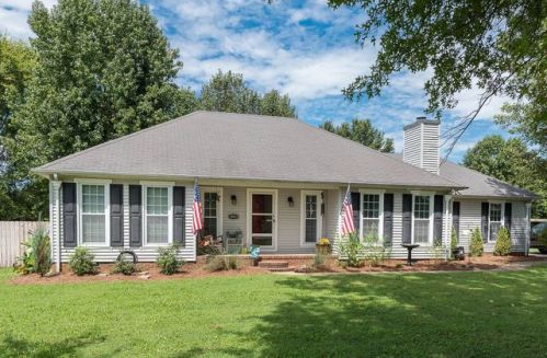 10023 Roanoke Dr, Murfreesboro, TN 37129-7823