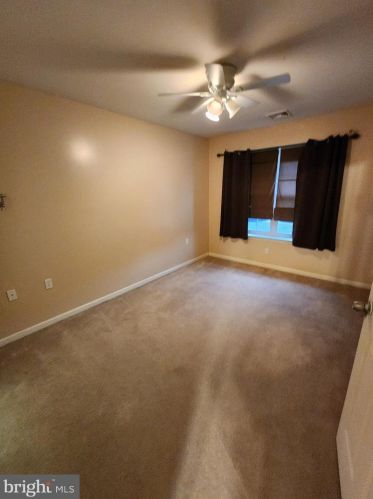 16 Courtyard Dr, Carlisle PA  17013-1395 exterior