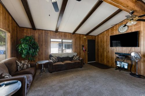 927 Oak St, Ukiah, CA 95482-3905