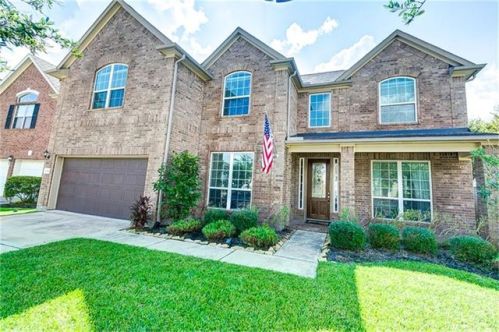 12308 Silent Creek Dr, Pearland, TX 77584-1673