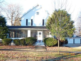 206 Spruce St, Garfield, IL 61377-9312