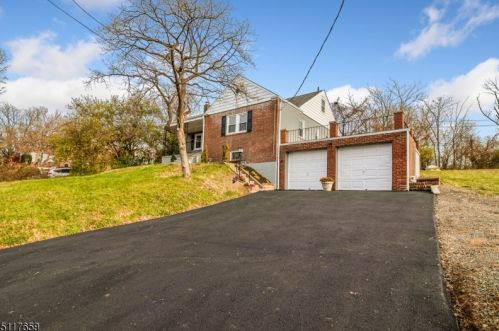 648 Totowa Rd, Paterson, NJ 07512-1503