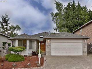13791 Walnut Ln, Portland, OR 97223-2041