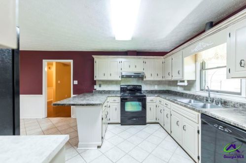 304 Belmont Dr, Warner Robins GA  31088-5546 exterior