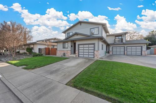 540 Edgewood Dr, Vacaville, CA 95688-4353