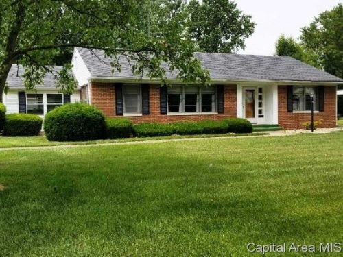 222 Center St, Womac, IL 62626-1527