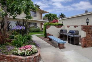 17171 Bolsa Chica St, Huntington Beach CA  92649-4477 exterior