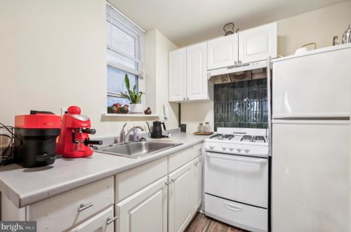 1419 4 St, Philadelphia PA 19147-0059 exterior