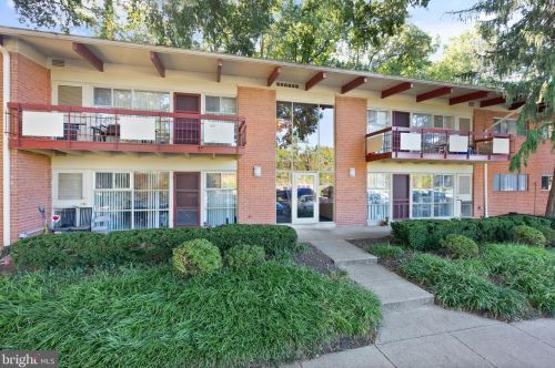 4235 Americana Dr, Annandale, VA 22003-4708