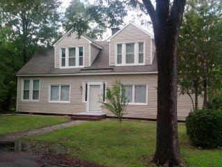 3335 Clark Cir, Norfolk VA  23509-1207 exterior
