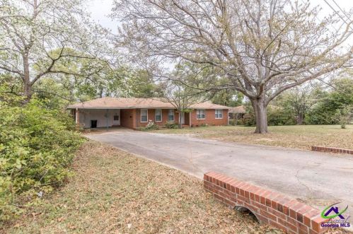 102 Skyway Dr, Warner Robins, GA 31088-3823